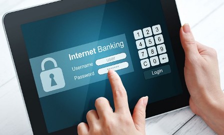 Aman Bertrantraksi Dengan Internet Banking