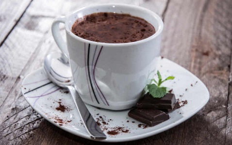 Suka Minum Cokelat Hangat? Ini Manfaatnya!