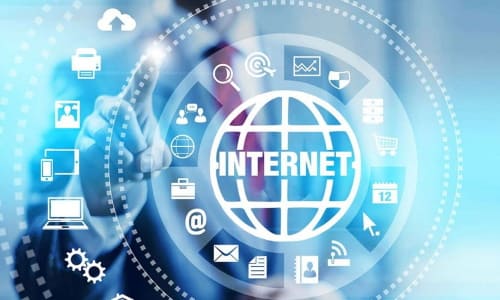 Kesenangan dan Bahaya Internet